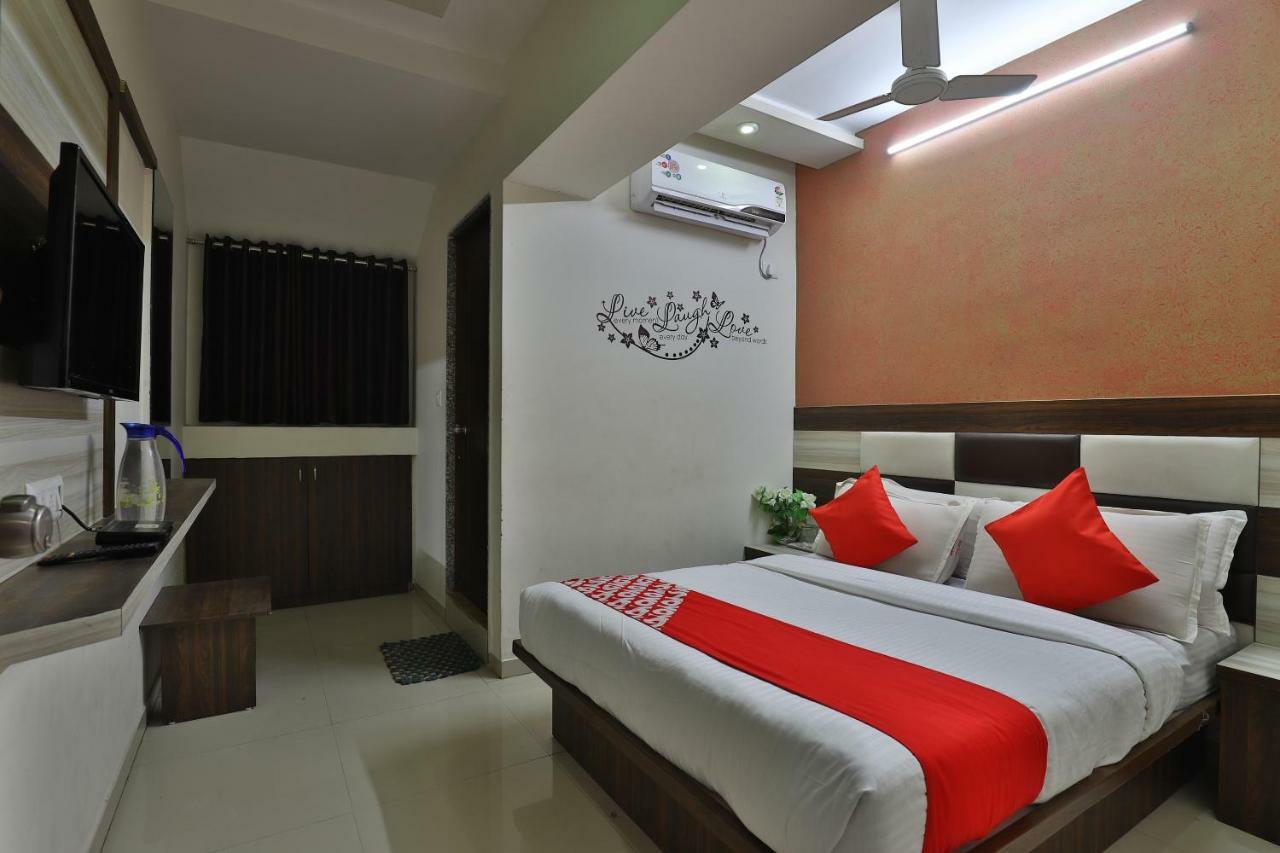 אחמדאבאד Hotel Sunstay מראה חיצוני תמונה